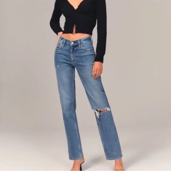 COPY - Abercrombie Curve Love Low Rise Straight Jean - Picture 1 of 2